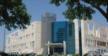 "הפרה חמורה של זכות ההיוועצות בעורך דין"