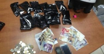 השוטרים תפסו עסקת מכירה על חם