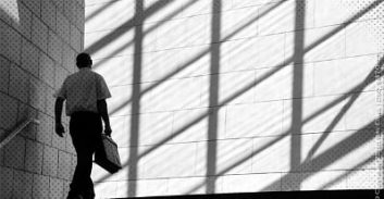 הורשע בשוד בנק וביקש לקבל חזרה את תעודת העורך דין