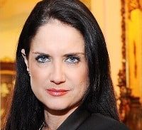 איש קש בפוזה של עד מדינה