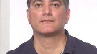 סנגור עם חור שחור