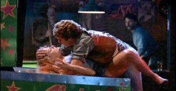 אישום: אנס צעירה לאחר שעישן איתה סמים מחוץ למועדון בנמל ת"א