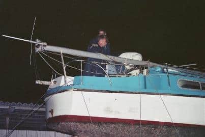 police yithaki meni boat 400