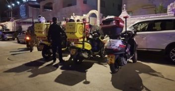 לוד: שני קרובי משפחה נפצעו מירי