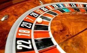 חשד: סחטו לווים שהסתבכו בחובות בשוק האפור