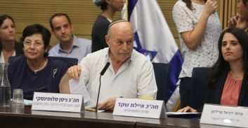 שקד: "השופטים מנסים לכבול את ידיי"