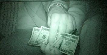 שלוש שנים לכבאי המוערך והשוטר המתחזה