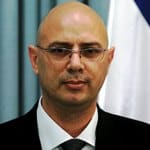 חשד: סחטו קבלני חברות לעבודות עפר