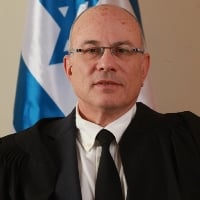 shofet beringer lior