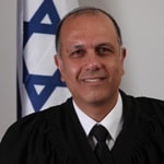 נוכל נשאר נוכל, גם מאחורי הסורגים