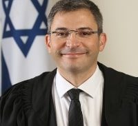 מפגש חזיתי: העוקץ של בעלי "ניו דרייב" והעצבים של דודו אמויאל