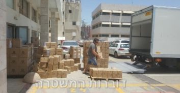 8,000 סלולארים מזויפים נתפסו בפשיטה בכפר סבא