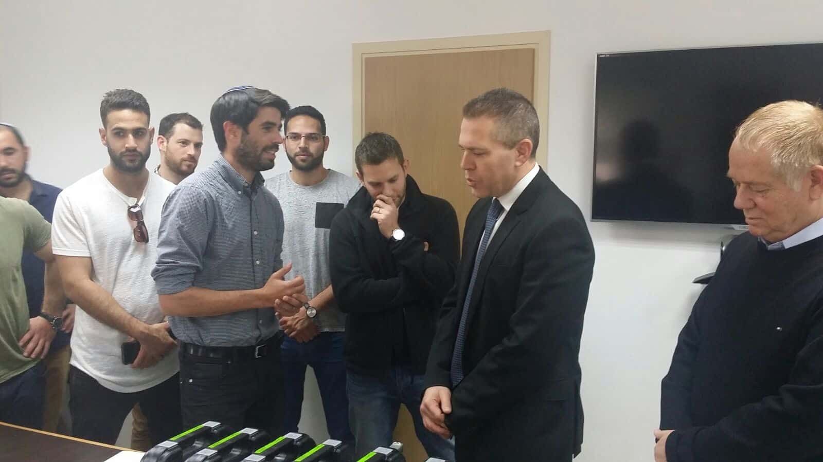 tekes neshek duvdevan