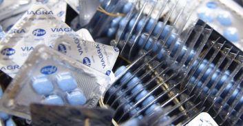 חשד: נחשפה רשת לזיוף והפצת כדורי אין אונות