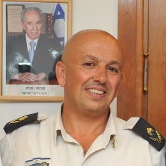 vaknin asher 330 330