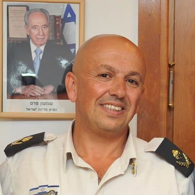 vaknin asher 400 400