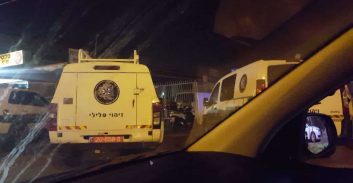 פ"ת: גבר נמצא מוטל בכביש – ומת מפצעיו