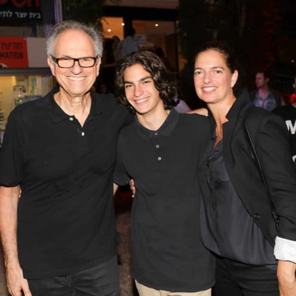 ארי נשר ז"ל והוריו