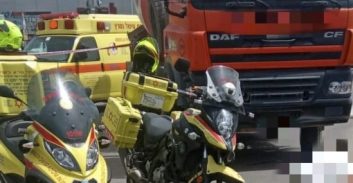 הולכת רגל בת 80 נהרגה מפגיעת משאית בראשון לציון