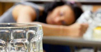 אשקלון: שני צעירים חשודים שאנסו אישה שיכורה שפגשו ברחוב