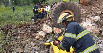 נהג נהרג בהתדרדרות משאיתו לוואדי סמוך לאצטדיון בצפת