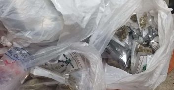 אישום: הסוחר מראש העין, העסקאות בערי המרכז