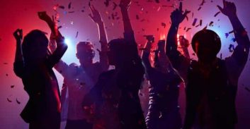 מארגן מסיבת טבע זוכה מניהול עסק ללא רישיון