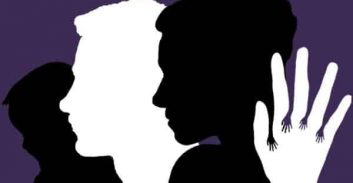 בני משפחה תקפו גבר בן 32 שניהל רומן עם בת 17 שנפלה לסמים