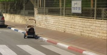 אופקים: אם ובתה התינוקת נפצעו מפגיעת רכב