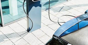 יוניון מוטורס (טויוטה) מקימה עמדות טעינה לכלי רכב חשמליים