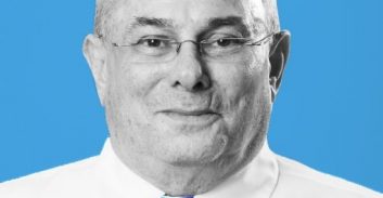 לתפארת מדינת ישראל: מרתון מנחם רובינשטיין נגד המדינה