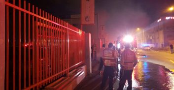 שלמה סיקסט בצרות: אחרי הצתות במגרש מכוניות בנשר ובסניף בחיפה, ירי על המשרדים בצ'ק פוסט