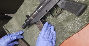 נאשם בהובלת נשק נשמע בהאזנת סתר: "הלך לנו ציוד בחצי מיליון שקל"