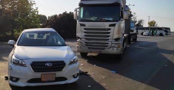 שני פצועים בהתנגשות משאית ברכב פרטי סמוך לבאר טוביה