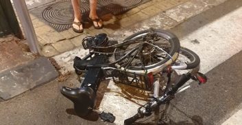 רוכב אופניים חשמליים נפצע קשה מפגיעת רכב ברמת גן