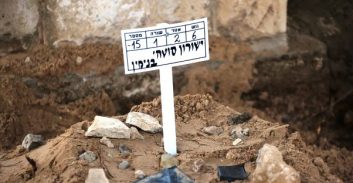 בתו של בן סוטחי בהלוויה: "אנשים חושבים שאבא היה עבריין, אבל מדהים עד כמה הוא היה אינטיליגנט"