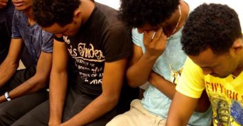 מאסרים ממושכים לארבעה אריתראים שהורשעו באונס קבוצתי