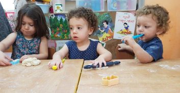 ת"א: רוכב אופניים חשמליים נפגע ממשאית ונפצע קשה