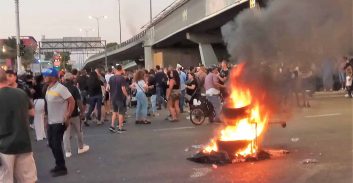 מחאת הקהילה האתיופית בקריות: חסימות כבישים ושריפת צמיגים