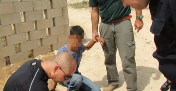 בן 14 נתפס עם אקדח, וזוכה מהחזקת נשק