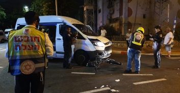 אשדוד: רוכב אופניים נפצע קשה מפגיעת מיניבוס