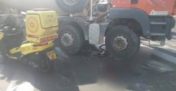 אבן גבירול תל אביב: רוכב אופניים נפצע קשה מפגיעת משאית