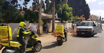 שני פצועים מירי מרכב חולף בפרדס חנה