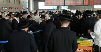 ראשי העיריות התלוננו, ובית המשפט קבע: לא יהיו טיסות לילה לאומן לפני ראש השנה