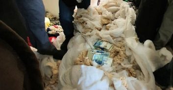 למעלה ממיליון שקל במזומן נתפסו בבית משפחה מוכרת בג'ואריש