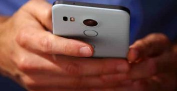 החשד: צפה בסרטים של קשירות קטינים ושיחזר אותם בצ'ט עם בנות שבע