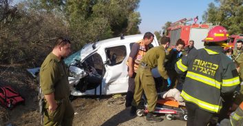 כביש 232: תאונה בין מערבל בטון לרכב פרטי