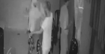 שוטר הורשע בתקיפת נתינים זרים וזוכה משיבוש