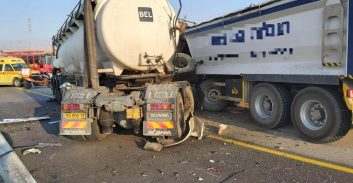 כביש 25: שני פצועים קשה מתאונה בין שתי משאיות