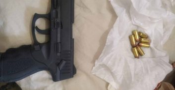 צעיר מחדרה נעצר בחשד להחזקת אקדח, סמים ותחמושת